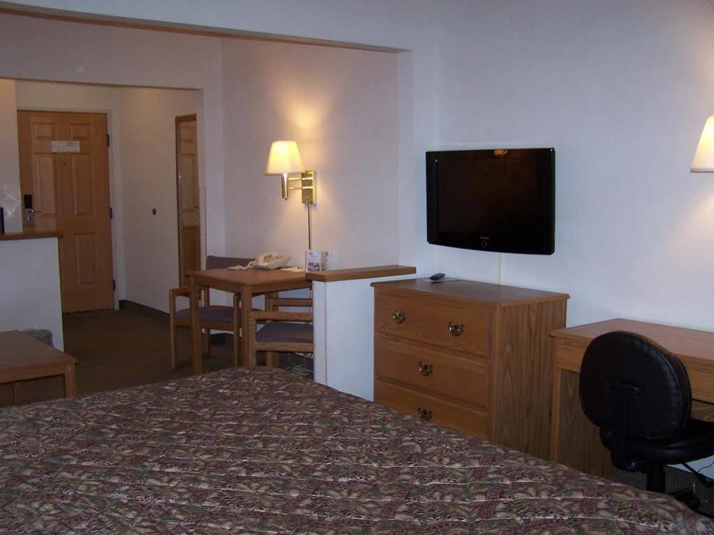 Everspring Suites Бисмарк Екстериор снимка
